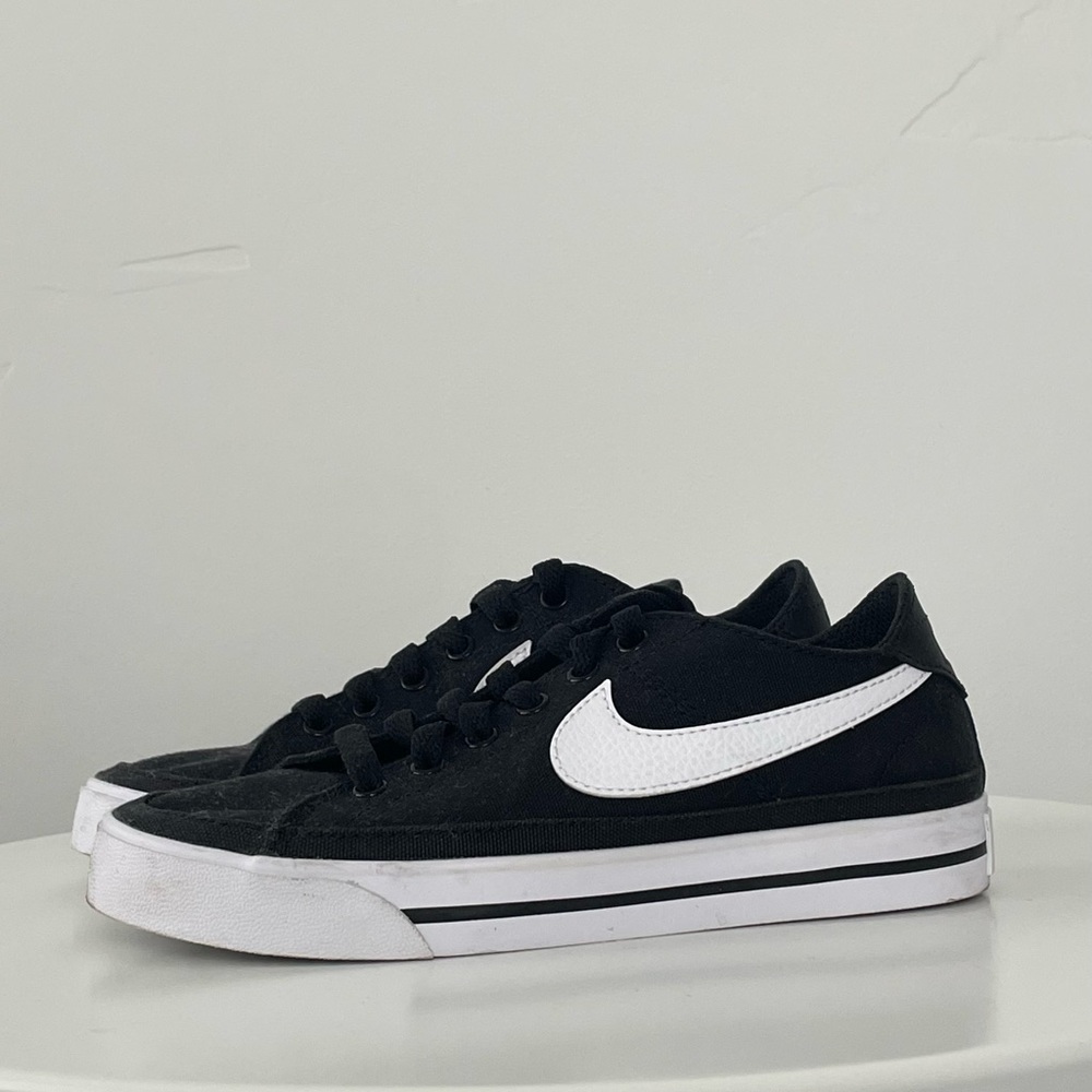 Nike Court Legacy